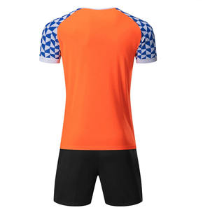 El mejor uniforme de fútbol para hombres, tendencia superior, tela transpirable duradera, ligero, antibacteriano, cuello redondo, ropa de fútbol personalizada - Product Image 3
