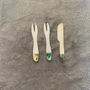 Ensemble de cuillère en nacre, cuillère à caviar, couteau, fourchette taille 10cm fait à la main Vietnam vente en gros - Product Image 1