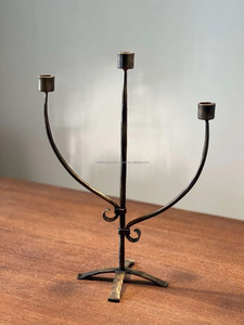 Bougeoir de luxe vintage en fer forgé avec trois bougies pour décorations de Noël et jardin - Product Image 4