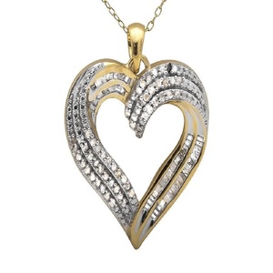 Clásico Colgante de Corazón de Plata de Ley Chapado en Oro de 2 Quilates con Micro Pavé de Diamantes Moissanite, Joyería Romántica, Regalo para Mujer - Product Image 1