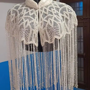 เสื้อคลุมเบอร์เลสก์เทศกาลที่สวยงามพร้อมการปักลายตกแต่งด้วยมุกภาพเงาตรงคอสำหรับงานเทศกาลรอบเอวเลื่อม - Product Image 1