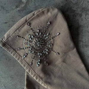 Sudadera con capucha con cremallera completa y diamantes de imitación desgastados de peso pesado de gran tamaño con hombros caídos 100% algodón personalizada - Product Image 3