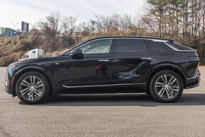 2023 LIRIQ AWD Luxury SUV Lithium Battery R18 Tires Leather Seats Double Motor <b>Panoramic</b> Sunroof Aluminium Alloy Roof Rack - Product Image 6