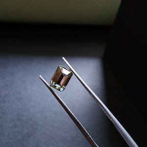 เพชรทรงเหลี่ยมมรกต 0.92 กะรัต ผลิตด้วยวิธี CVD สีเขียวสดใสพิเศษ ได้รับการรับรองจาก IGI เหมาะสำหรับทุกโอกาส DOPE JEWELLS - Product Image 4