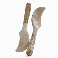 Couteau en nacre pour la restauration fine et la vaisselle, fabriqué à la main à partir de coquillages naturels et soigneusement produit au Vietnam