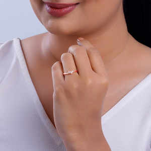 แหวนหัวใจสามดวงทำจากสเตนเลสสตีลชุบโรสโกลด์สำหรับผู้หญิงเพทายเจียระไนรูปวงรีเครื่องประดับทันสมัยและทันสมัย - Product Image 6