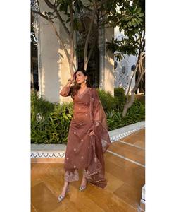 Prix bas Vente en gros Vêtements islamiques Abaya pour femmes avec robe hijab pour Ramadan - Product Image 1