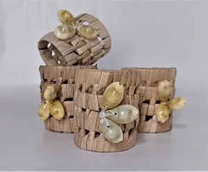 Anillo de Servilleta de Ratán Elegante con Cuentas Decorativas para Decoración de Mesa de Comedor Contemporánea, Cocina y Eventos, de la India - Product Image 6