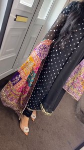 Collection de costumes Salwar de couleur noire à la mode avec un vrai travail manuel sur un tissu Georgette lourd pour les femmes - Product Image 2