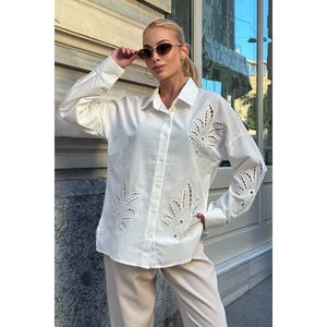 Camicetta da donna Premium con motivo floreale accattivante - Product Image 2