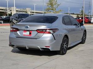 VEHÍCULO USADO 2024 TOYOTA CAMRY HYBRID SE 11,704 KM 100HP 5 CILINDROS 4 CILINDROS Gasolina V6 DIÉSEL Transmisión AUTOMÁTICA - Product Image 6