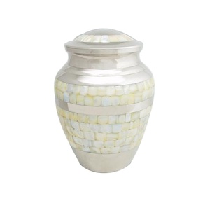 Urna de cremación de latón para adultos, urna de recuerdo de funeral hecha a mano - Product Image 2