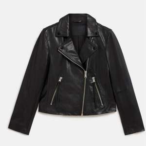 Chaqueta de piel de oveja auténtica para mujer de motocicleta al por mayor chaqueta de piel auténtica de primavera a la moda estilo bombardero recortada para mujer - Product Image 1