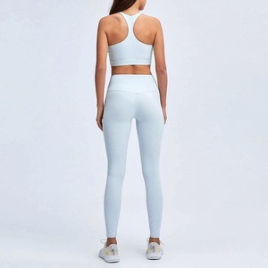 Fait sur mesure, nouveauté, qualité supérieure, ensembles de yoga pour femmes dernière conception, vêtements d'entraînement pour femmes, ensemble de yoga avec leggings et logo personnalisés - Product Image 2