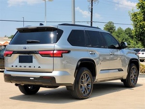 Gran Oferta: Toyota Sequoia Platinum 4x4 Usada del 2023 - Product Image 3
