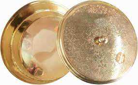 Cazuela de acero inoxidable resistente con un acabado atractivo ideal para mantener la comida caliente y fresca durante las reuniones familiares - Product Image 4