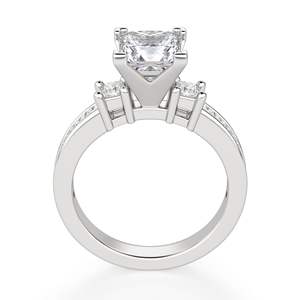 Anillo de compromiso de moissanita corte princesa de tres piedras - Product Image 2