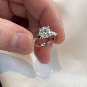 Anillo de compromiso solitario de Plata de Ley 925, Diamante de moissanita VVS1 Original para fiestas de aniversario de boda, joyería fina - Product Image 1