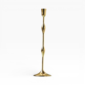 เชิงเทียนโลหะสีทองทรงสูงพร้อมก้านเรียวและฐานกว้างมั่นคงเพื่อการตกแต่งบ้านที่หรูหราและพรีเมียม - Product Image 5