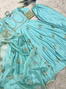 Vêtements Ethniques Georgette Lourde Haute Qualité Designer Robe Ensemble Anarkali Robe Dupatta ensemble solide motif pas cher - Product Image 4