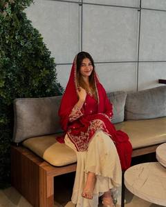 Conjunto de ropa de fiesta de diseñador Heavy Pur Chinon Silk Top Plazzo & Dupatta - Product Image 3