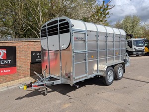 Remolque para Ganado de Fábrica al por Mayor 12x6 Nugent 1001-2000 kg Caja de Carga/Remolque para Ganado con Rieles K Disponible para Venta - Product Image 1