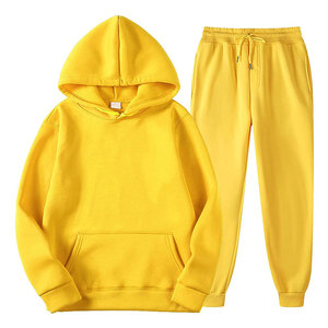 Conjunto Deportivo de Alta Calidad, Corte Ajustado, Personalizable con Logotipo y Diseño, Estilo Moderno con Bolsillos Tipo Canguro - Product Image 1