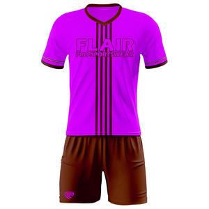 Kits de fútbol retro de diseño personalizado, uniformes de camiseta de fútbol para niños y hombres de alta calidad, conjuntos superiores de moda, servicio OEM para - Product Image 4