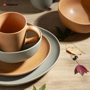 Ensemble de vaisselle en céramique de luxe glaçure réactive fabriquée à la main avec une couleur unique pour la maison et le restaurant - Product Image 2