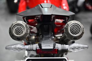 Ventes aux enchères 2025 – Nouvelles motos Panigale V4 S avec une puissance de 1001-2000W et une vitesse maximale de >80 km/h – Acompte - Product Image 6