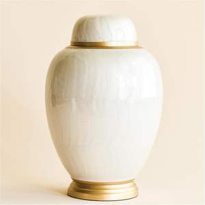 Urna Funeraria Moderna de Latón Estilo Americano para Adultos, Hombres, Mujeres y Mascotas, Negra y Plateada, Grabada y Personalizable - Product Image 5