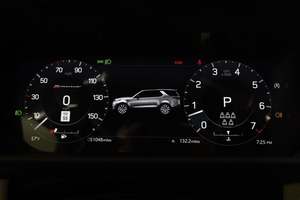 Land Rover Discovery P360 S R-Dynamic 2021 d'occasion, incroyablement parfait, faible kilométrage, en stock, proposé à un prix fantastique - Product Image 3