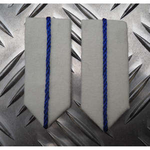 Épaulettes de gorget noir avec insignes en feuille d'argent, boutons simples et attaches à clip, épaulettes de gorget rouge avec feuille d'argent - Product Image 4