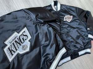 Blouson Bomber en Satin Personnalisé pour Homme – Luxe, Tendance 2025, Style Universitaire, Logo Personnalisé - Product Image 4