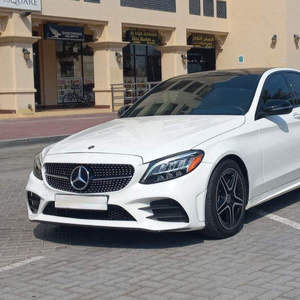 Sedán de Lujo Usado 2024, Volante a la Izquierda, Tracción Delantera, Asientos de Cuero, Control de Crucero, Techo Panorámico, Visión Trasera 360° Oscura - Product Image 1