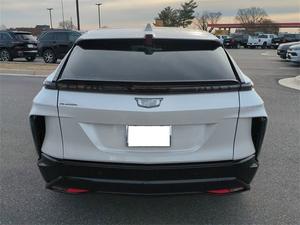 Cadillac LYRIQ Sport 2 AWD 2024, Vehículo Eléctrico, Autonomía NEDC de 501-600 km, Motor de 300 kW+, Batería de 90-110 kWh, Tracción en las 4 Ruedas - Product Image 2
