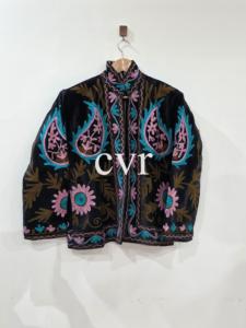 Chaqueta de Terciopelo con Bordado Floral a Mano, Cuello Mandarín, Manga Larga, Talla Grande, Estilo Elegante para Mujer, Invierno - Product Image 1
