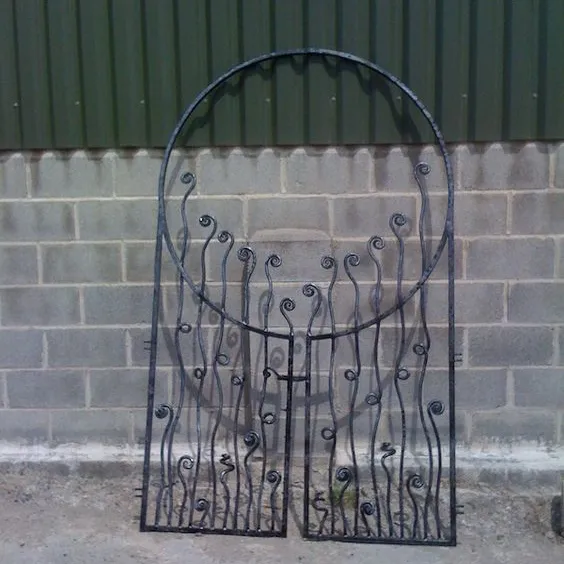 Gate for garden park home use also heavy gate handicraft item customize size and color made in India Modern