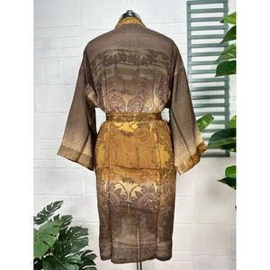 Kimono Vintage de Crepé de Seda, Ligero y Lujoso, Bata Suave y Cómoda, Regalo Perfecto para Mujer, para Usar por la Noche, Tejido de Seda - Product Image 5