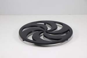 Soporte para ollas con forma de rueda, hecho de hierro de alta calidad. - Product Image 2