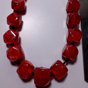 Carisma colorido: collares de cuentas de moda para mujer Artesano moderno: diseños únicos en collares de resina - Product Image 1