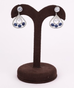 ต่างหูชุบเงินดีไซน์เนอร์สุดหรูสำหรับผู้หญิงต่างหูมุกหลากสีแบบห้อยทันสมัยเครื่องประดับแฟชั่นแบบห้อย - Product Image 1