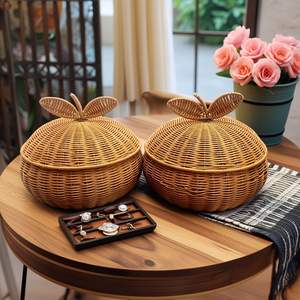 Panier-cadeau en rotin tressé à la main en forme de citrouille avec couvercle / Panier de rangement souvenir pour la décoration de la maison et l'emballage de vacances - Product Image 1