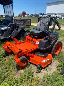 Cortadora de Césped Kubota GR2120 de Alta Resistencia, 21HP, Diésel, 4x4, Tractor con Plataforma de Corte Ancha para Mantenimiento Agrícola, en Venta - Product Image 6