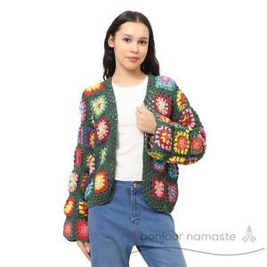Giacca fatta a mano all'uncinetto da donna Cardigan in maglia Boho sostenibile da donna - Product Image 1