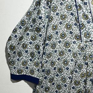 เดรสยาวพิมพ์ลายดอกไม้หลากสีผ้าฝ้ายพรีเมียมสำหรับผู้หญิง คอวี แขนสามส่วน สไตล์ชาติพันธุ์ ดีไซน์เนอร์คุรตี - Product Image 5