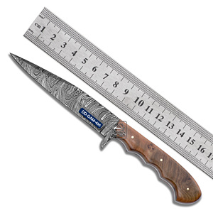 Cuchillo de caza hecho a mano personalizado con hoja de acero de Damasco, personalizable OEM, mango de madera de olivo, Funda de cuero repujado - Product Image 1