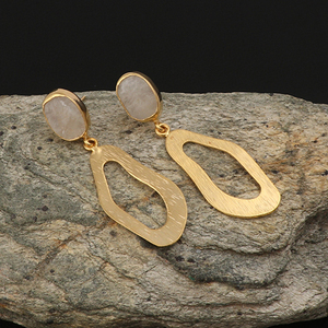 Pendientes de gota de piedra lunar arcoíris de moda hechos a mano, joyería de piedra natal colgante Natural cruda, venta al por mayor elegante - Product Image 4