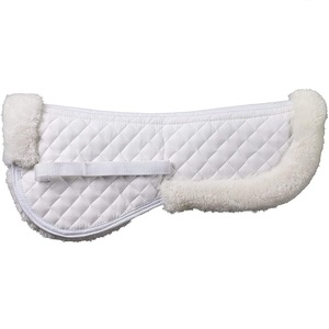 Tapis anglais pour <span class=keywords><strong>cheval</strong></span> selles en peau de mouton chevaux équitation saut équestre vente en gros ensemble de tapis de selle demi-spectacle pour saut bareback - Product Image 1
