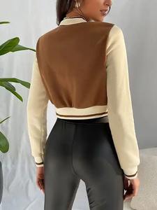 Chaquetas Personalizadas para Mujer, Chaqueta Bomber Corta, Bordado de Parches, Tejido de Lana de Punto, Diseño Estampado, Color Blanco Bronceado, Ropa Urbana OEM - Product Image 3